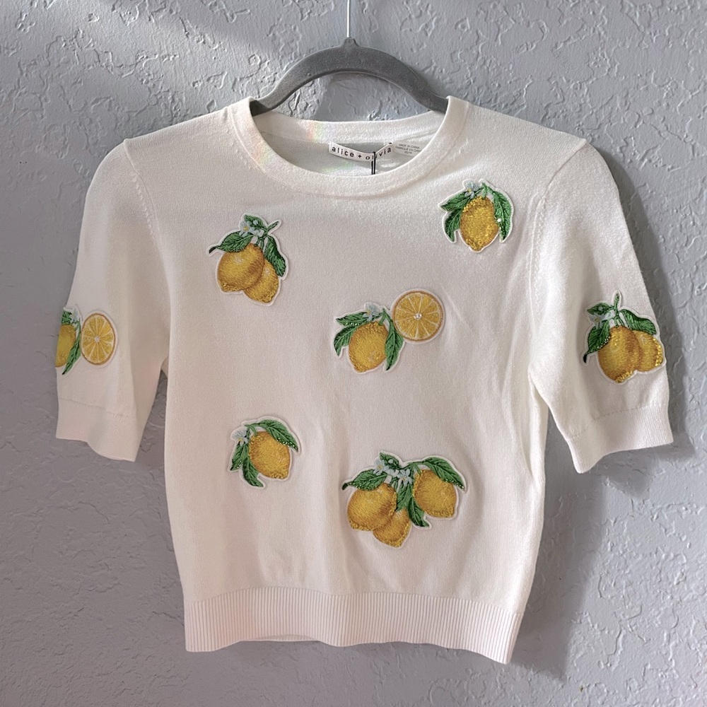 BNWT Alice + Olivia Ciara Lemon Cropped Sweater